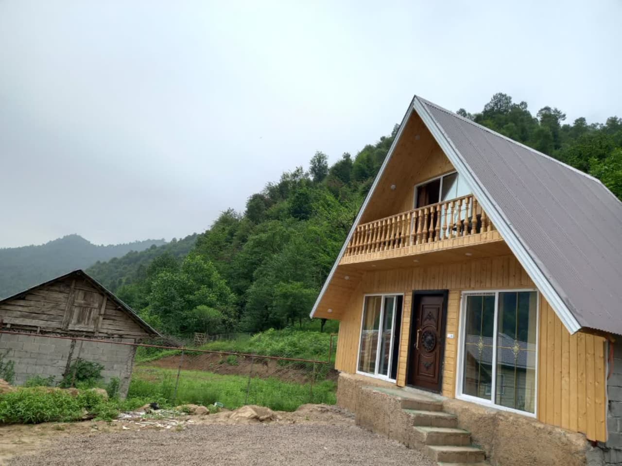 کلبه سوئیسی در ماسال شاندرمن روستای طالب دره